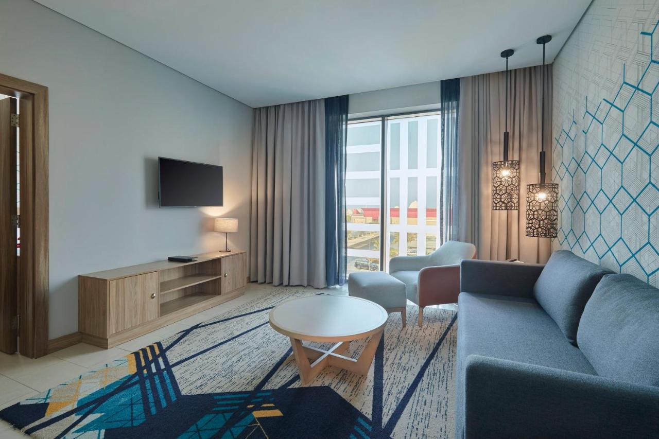 Holiday Inn & Suites Al Jubail By Ihg Al Fanatir Exterior photo